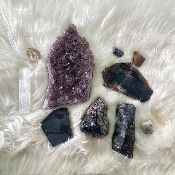 Bundle of 11 Raw & Tumbled Crystals Stones Amethyst Clusters Selenite Obsidian - Picture 1 of 6